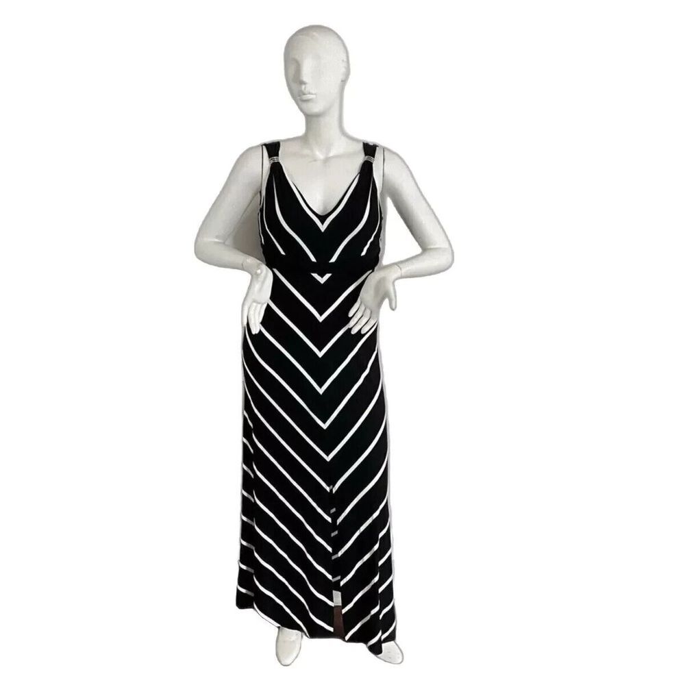 White House Black Market Maxi Dress Womens XS Black White  Chevron‎ Stripe
